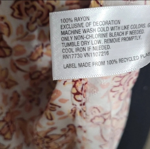 HOST PICK: 3/4 Peasant Blouse by Isabel Maternity - Picture 3 of 5